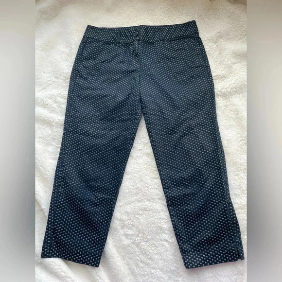 Loft navy and white floral pattern capris, size 8​ - Picture 1 of 10